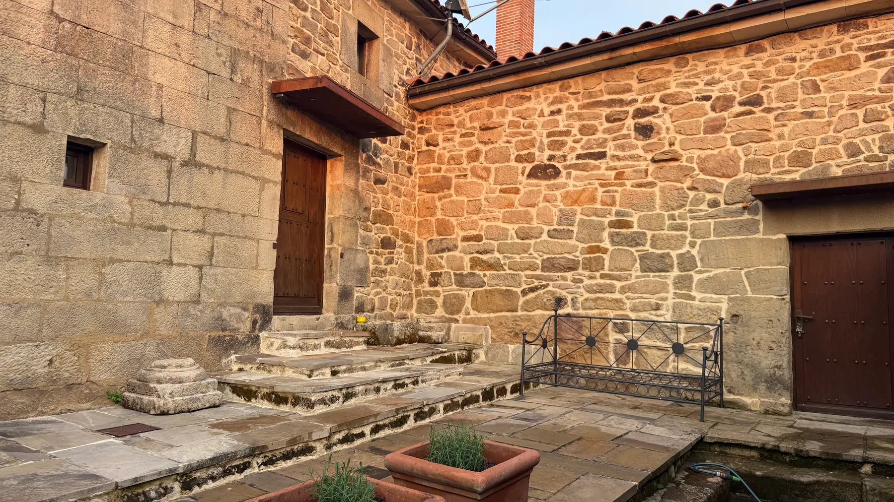 Puertas de comunicación hacia el patio interior